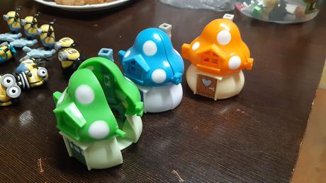 Predám hračky z kindervajičok - domčeky., 