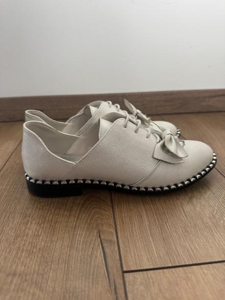 Netradičné kožené oxfordky, 38