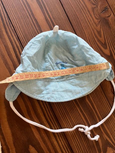 Klobúk na zaviazanie, 74