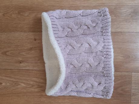 Šál, tunel, clockhouse