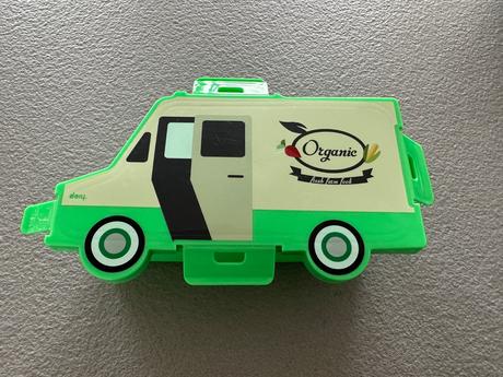 Desiatovy box v tvare auta, 