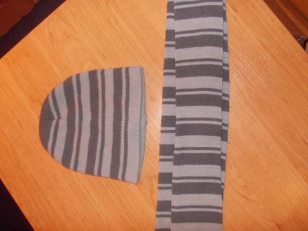 Siva ciapka+sal, 110