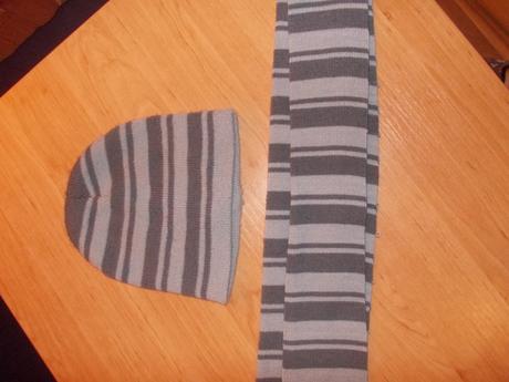 Siva ciapka+sal, 110