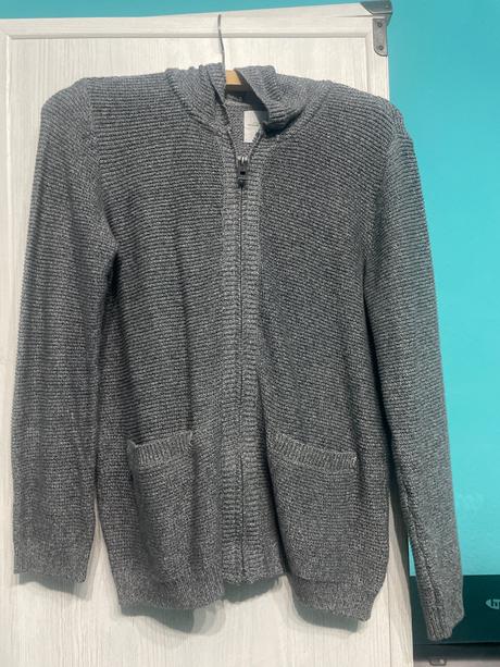 Sveter, reserved,152