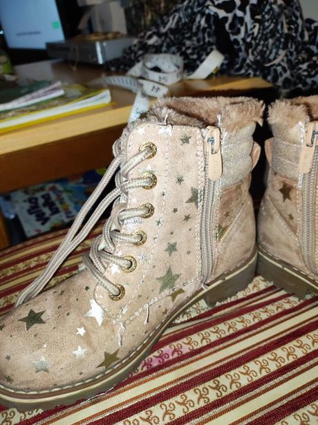 Čižmy pre dievčatko, 31