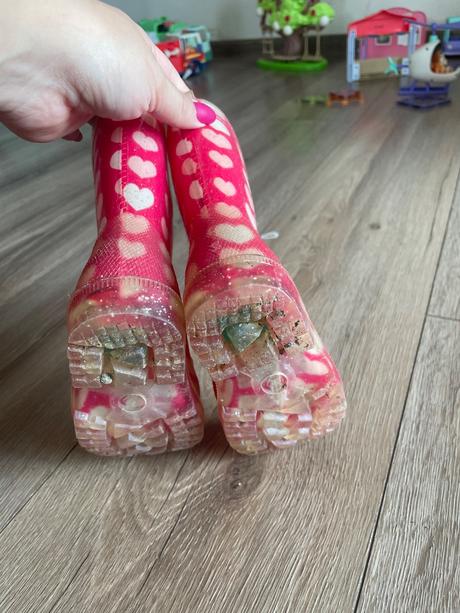 Dievčenské blikajúce gumáky, 22