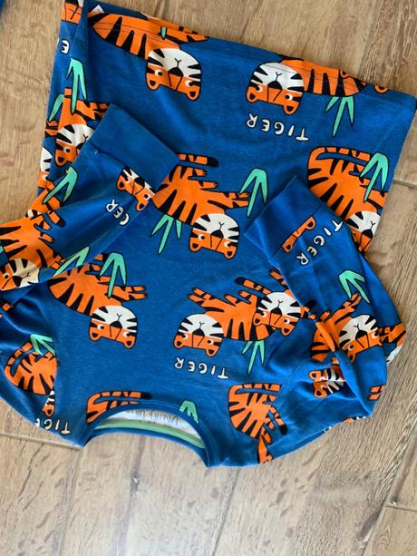 Next pyžamo 122/128, next,122