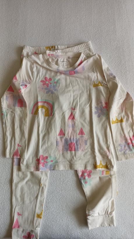 Pyžamo veľ. 134, gate,134