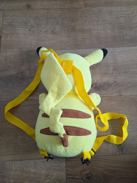 Batoh pikachu,