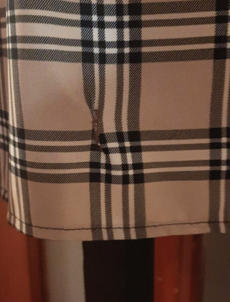 Predám  kárované šaty veľ.s, s