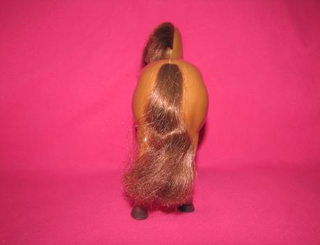 Plastový koník - hnedý, 