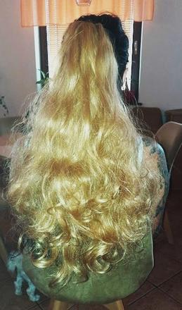 Predám príčesok na štipci-medová blond,