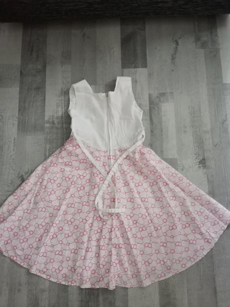 Šaty veľ. 122 /128, 122