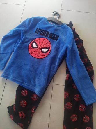 Teplejšie pyžamo spiderman, 146