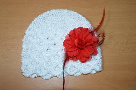 Háčkovaná čiapočka s kvetom, <50 - 158