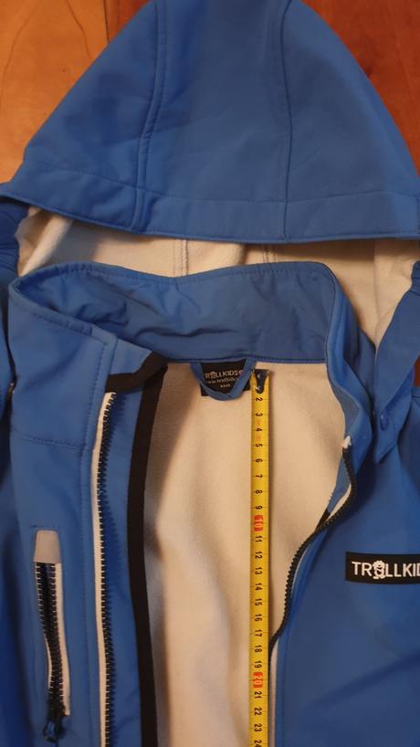 Kvalitná softshellová bunda, trollkids,140