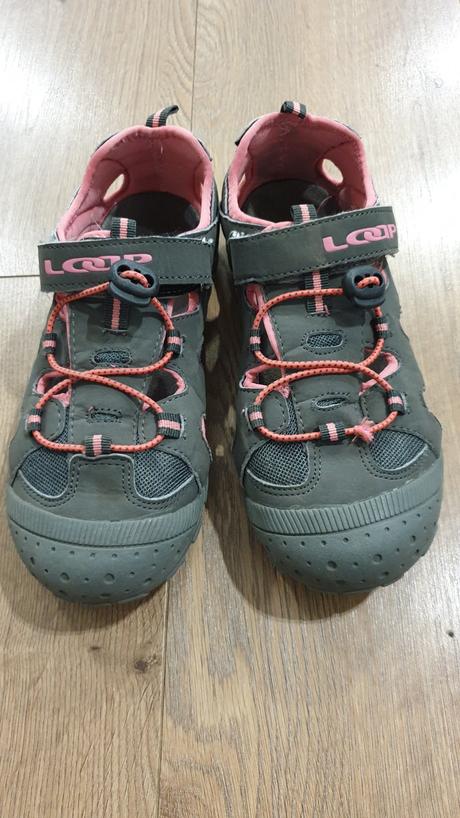 Turisticke sandálky, 35