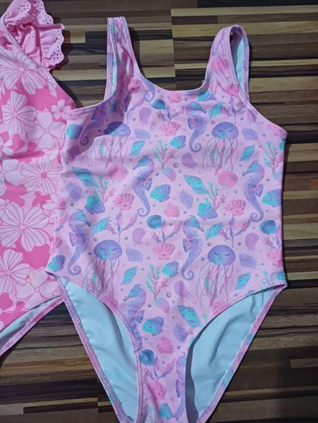 Dievcenske plavky, sinsay,122