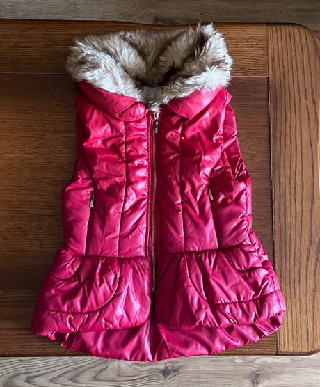 Prekrásna vesta mayoral s kožušinkovým golierom, mayoral,128