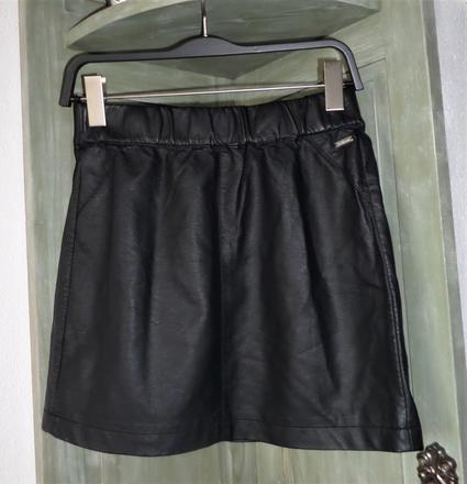 Koženková sukňa, 176