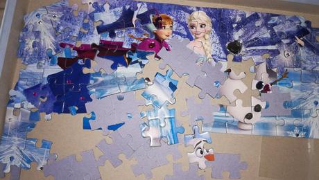 Puzzle frozen s kamienkami,
