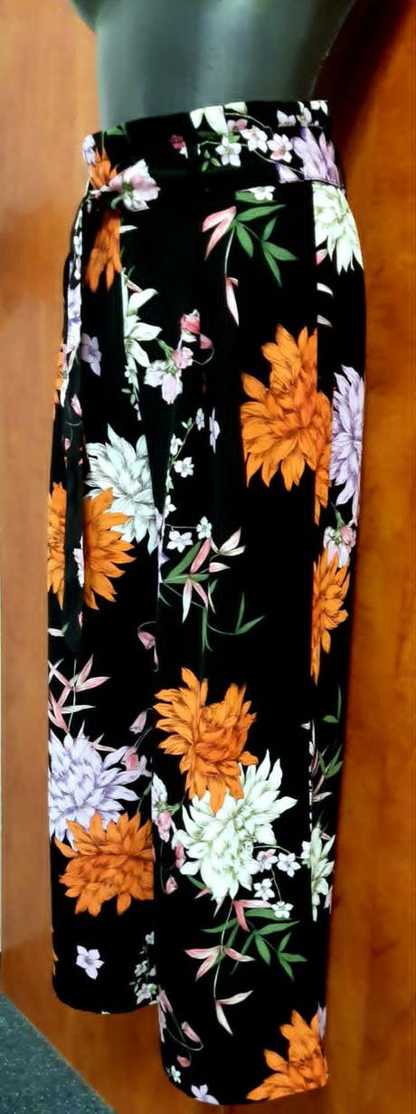 Predám letné 3/4 nohavice stradivarius veľ.xs, stradivarius,xs