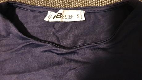 2 tmavomodre crop topy, s