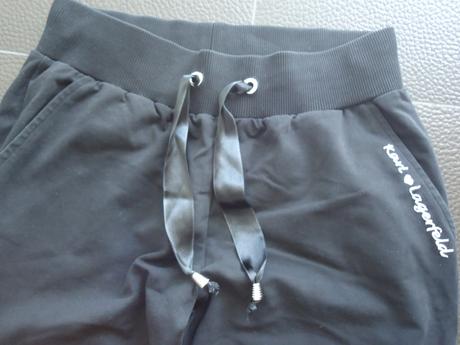 Tepláky mačkami na kolenách, s