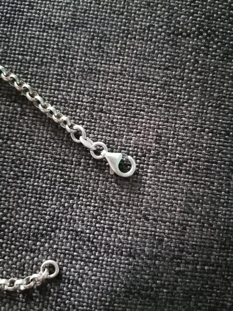 Strieborný náramok s 3 smaltovanými srdiečkami,