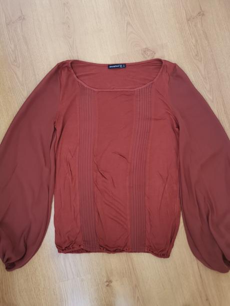 Bluzka, atmosphere,38