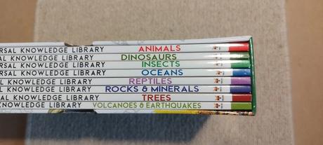 Universal knowledge library - animals and nature,