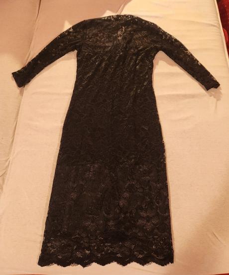 Čierne elegantné, čipkované šaty, s