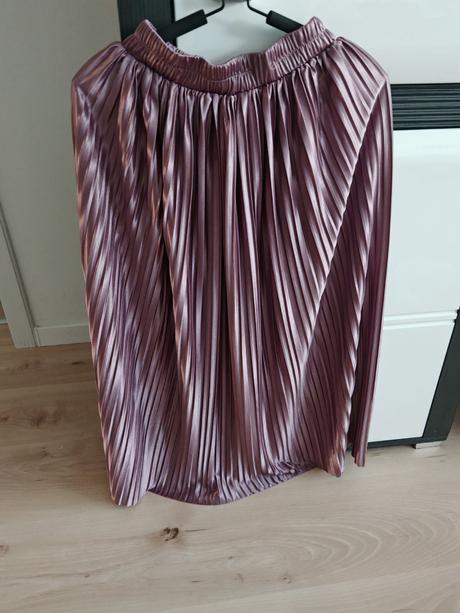 Používaná midisukna staroruzova uni, 