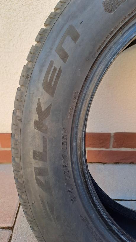 Zimné pneu 215/60r17, 