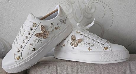 Botasky s motýlikmi, 38