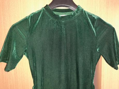 Smaragdové šaty, gate,m