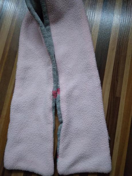 Šál s mačičkou, 86