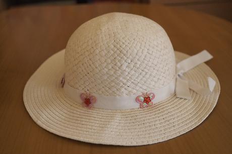 Dievčenský klobúk, 134