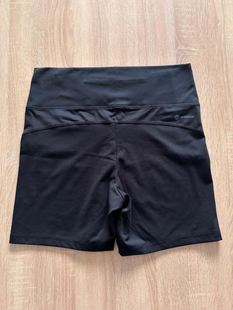 Predám dámske čierne športové šortky, adidas,l