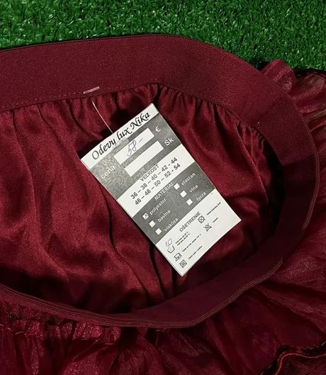 Dámska sukňa  - vel.s, s