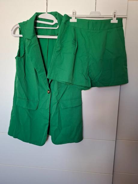 Set vesta a kraťase, s