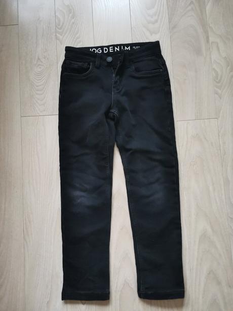 Slim hrubšie čierne rifle, c&a,140