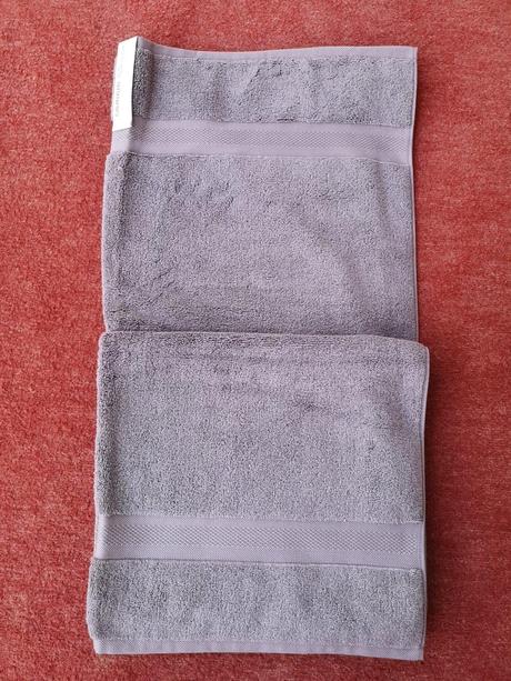 Calvin klein osuška veľkosť 142 cm x 76 cm,