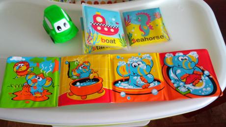 Knihy do vody ( mäkké ) + autíčko do vody, 