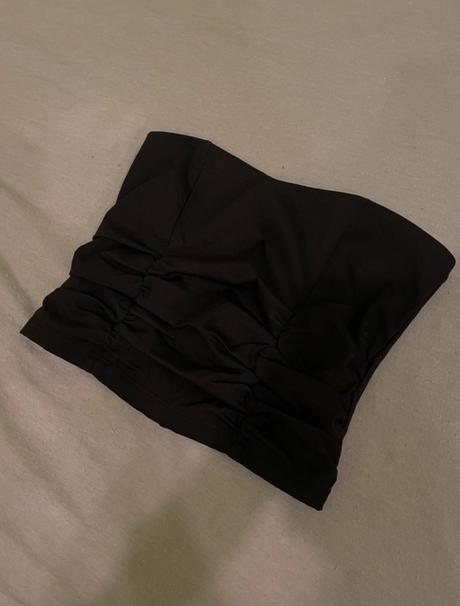 Nariaseny tube top cierny, s