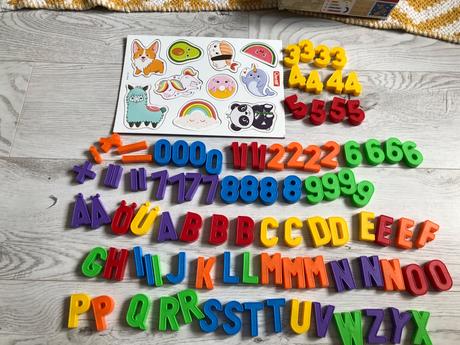 Magneticka abeceda a čísla, 