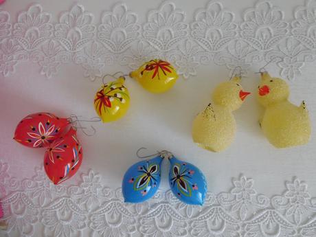 Veľkonočné fúkané závesné ozdoby kuriatká+vajíčka,