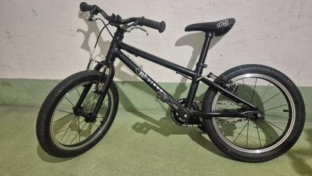 Bicykel kubikes 16s čierny, 16