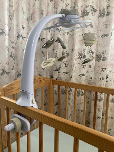 Hrací kolotoč na postielku, 