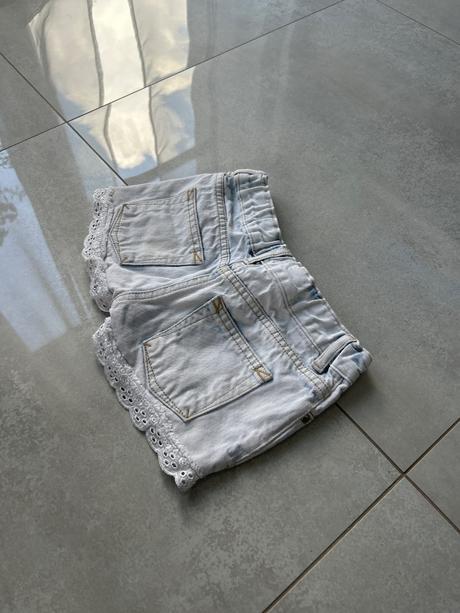 Kraťasy s krajkou, f&f,122